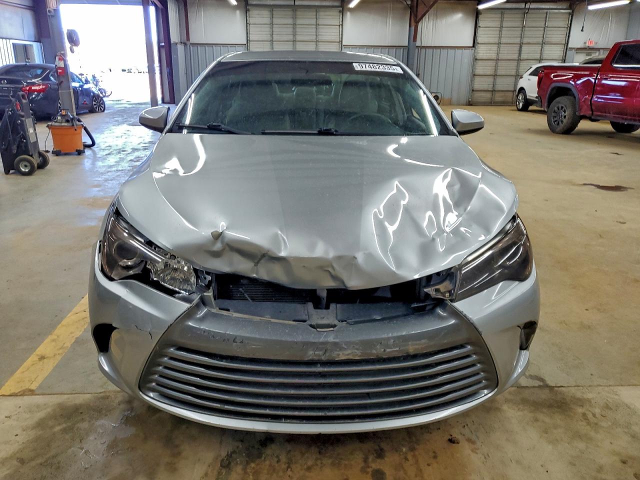 Toyota Camry Le Image 9