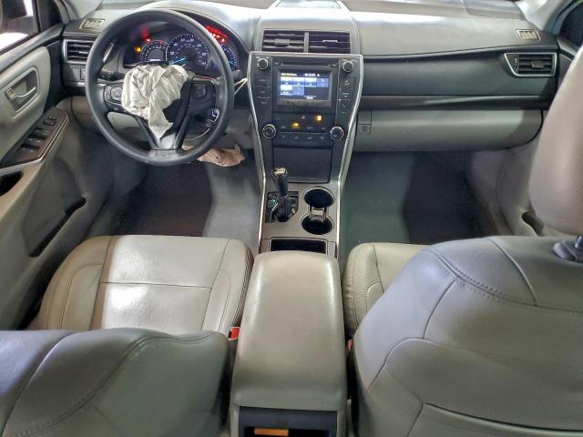 Toyota Camry Le Image 4