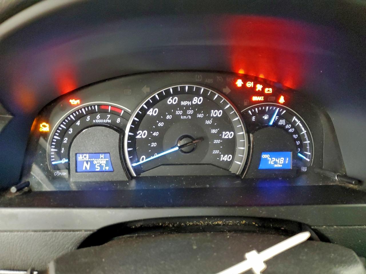 Toyota Camry Le Image 7