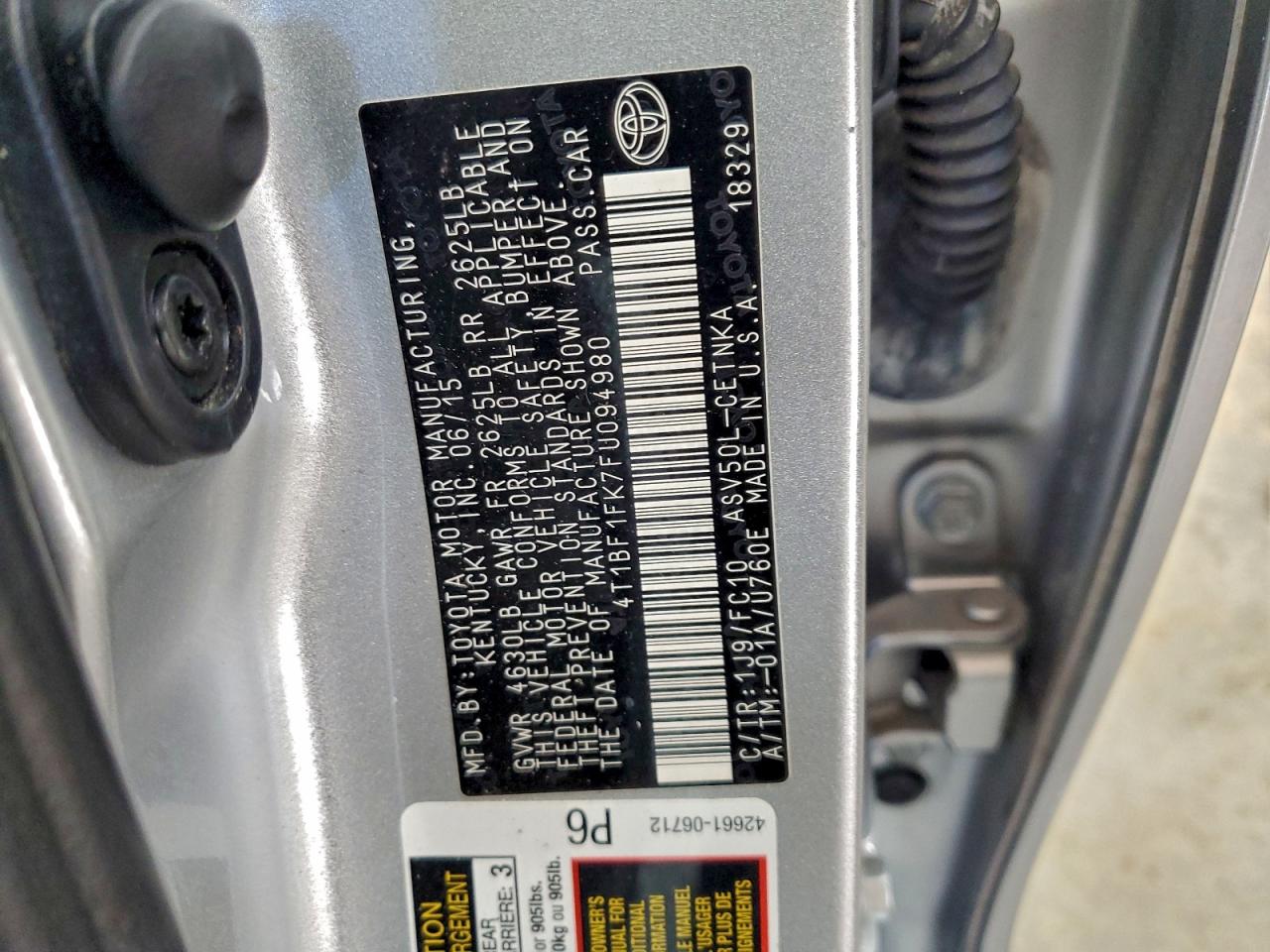 Toyota Camry Le Image 10