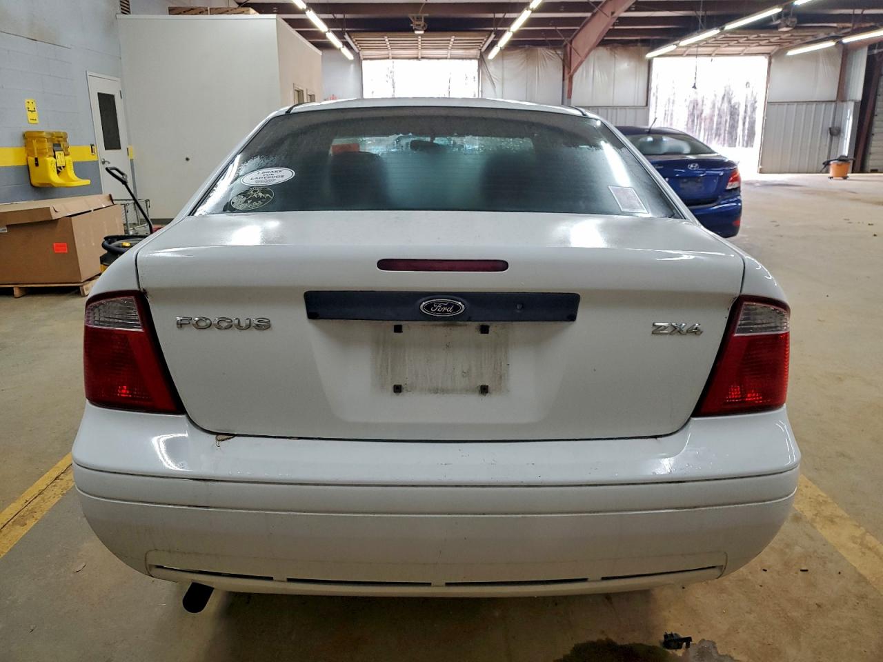 Ford Focus Zx4 Image 2