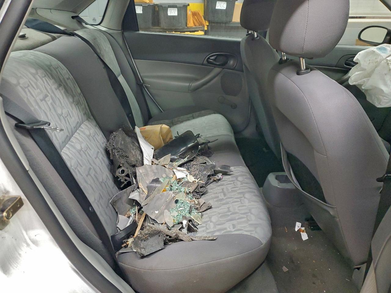 Ford Focus Zx4 Image 8