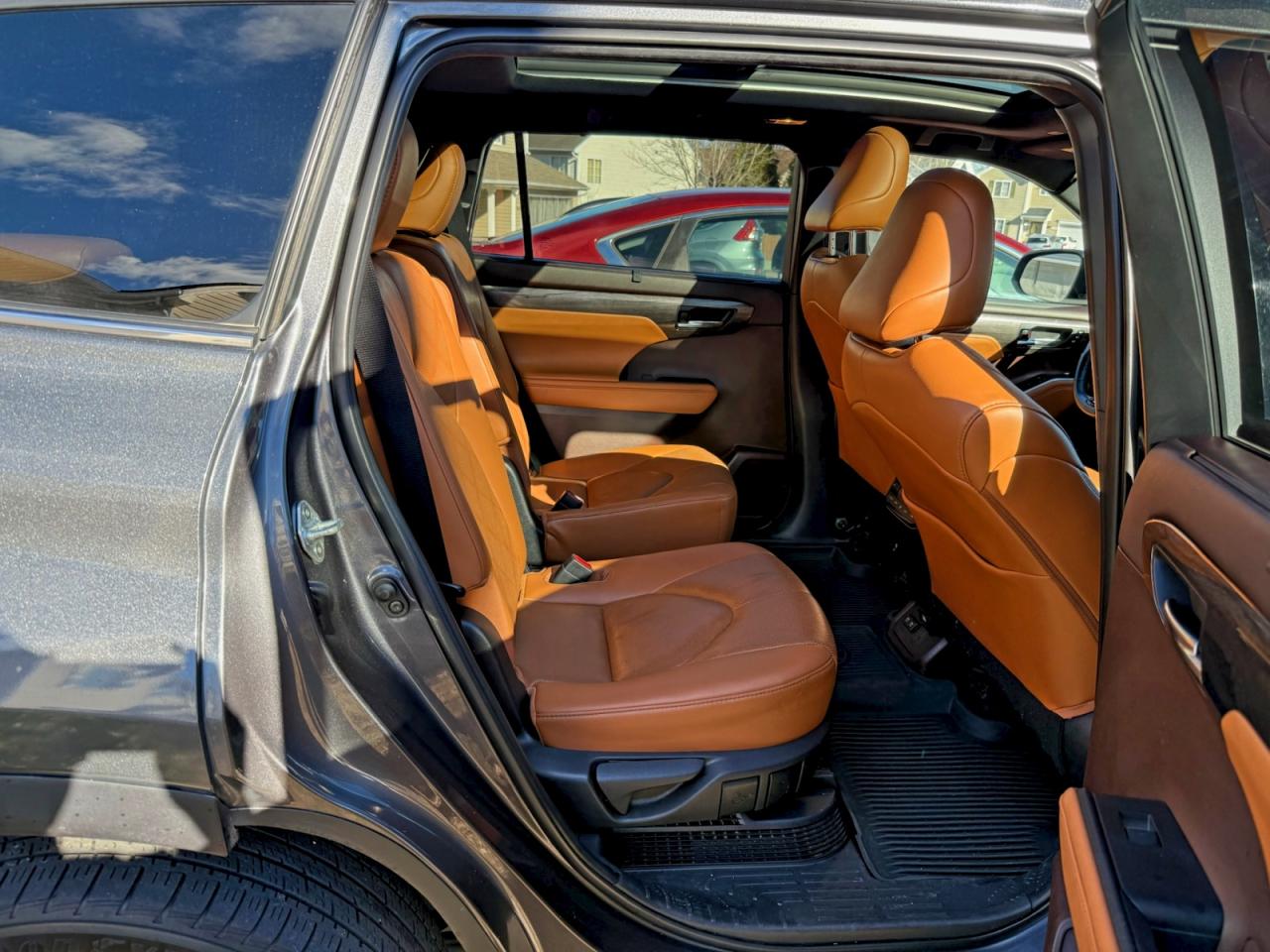 Toyota Highlander Hybrid Platinum Image 4