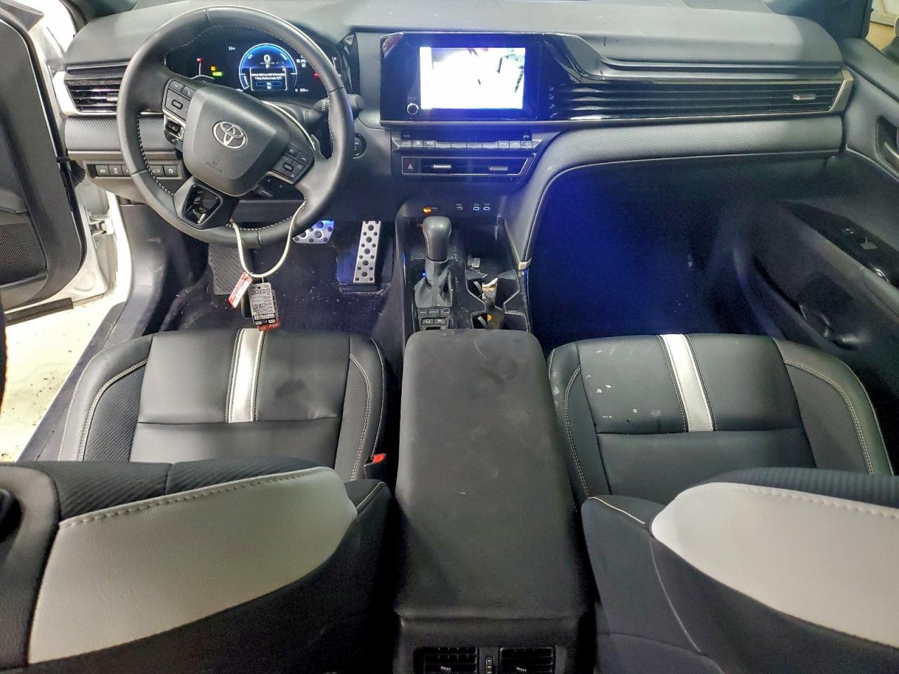 Toyota Camry Xse Image 10