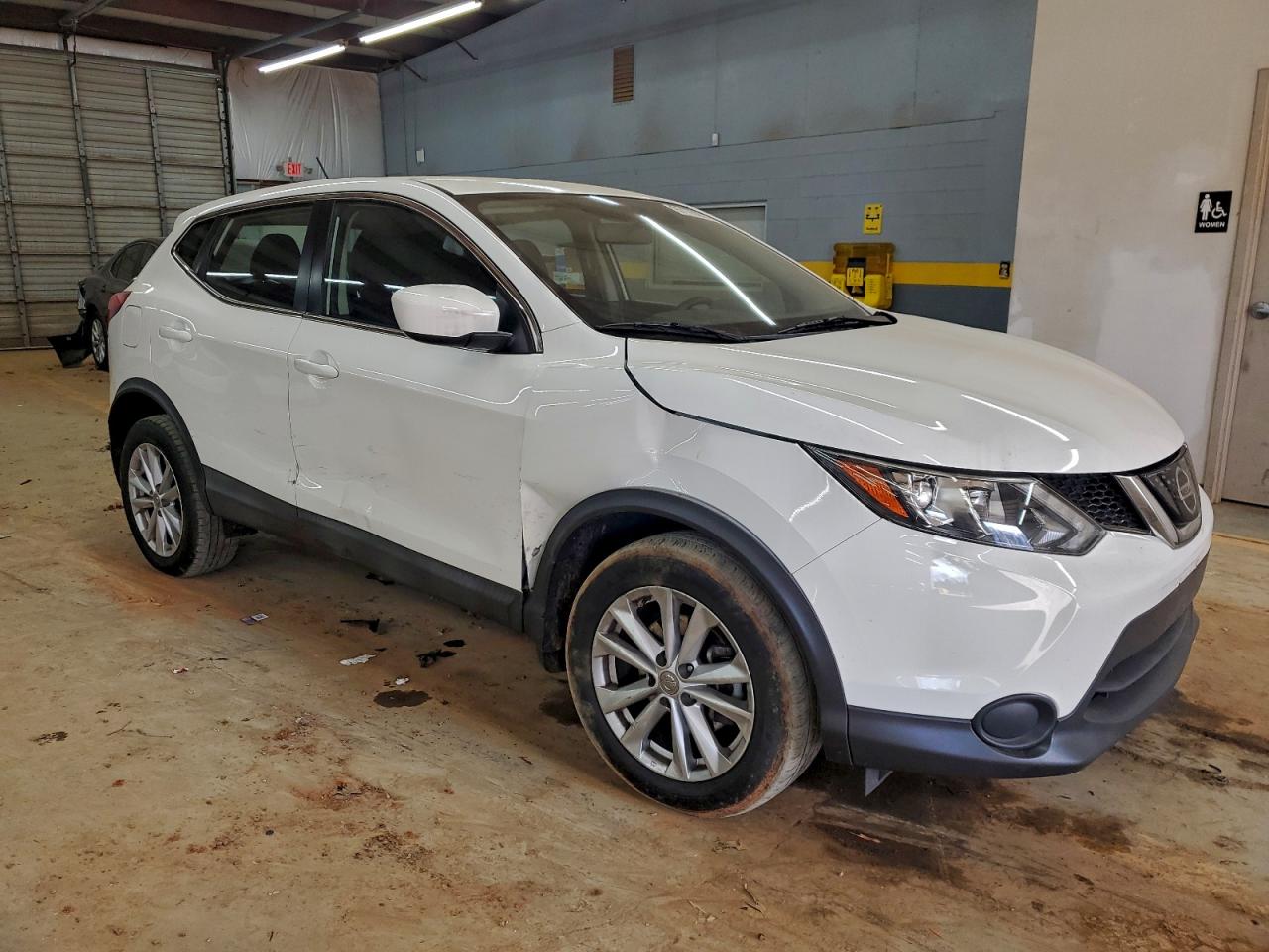 Nissan Rogue S Image 10