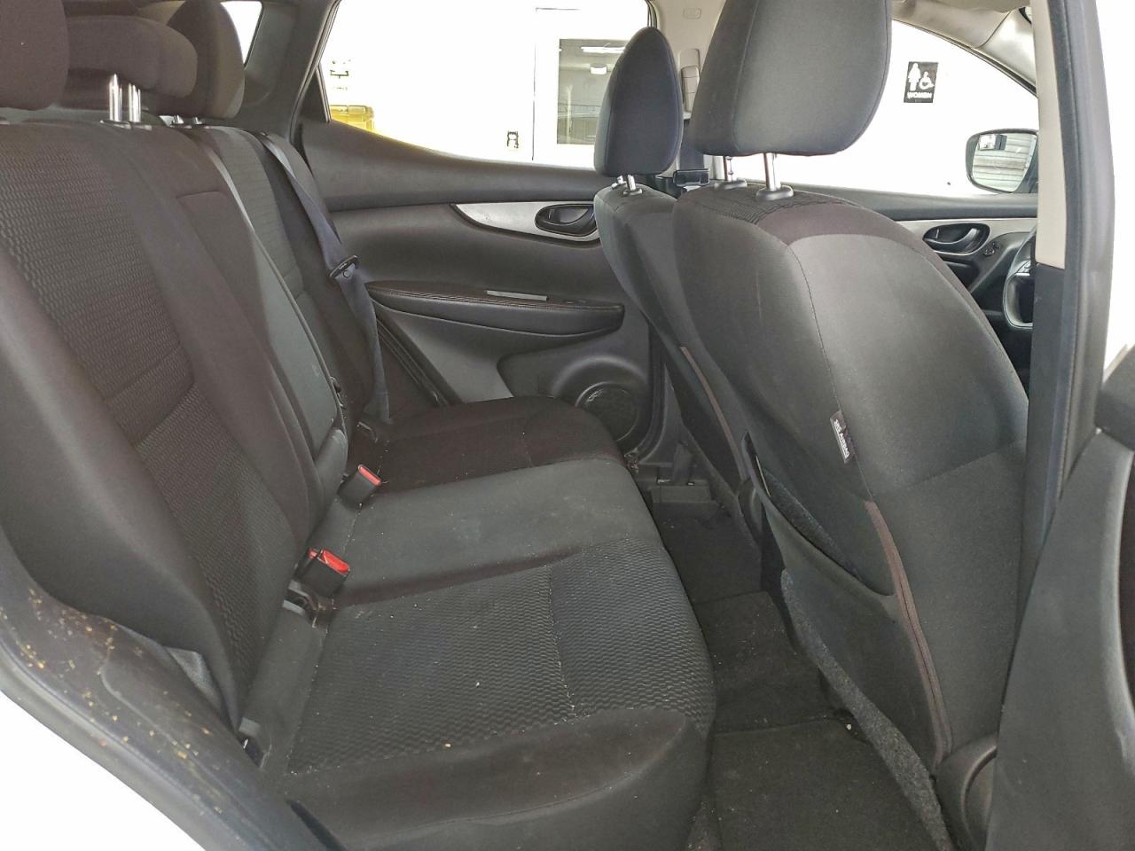 Nissan Rogue S Image 7