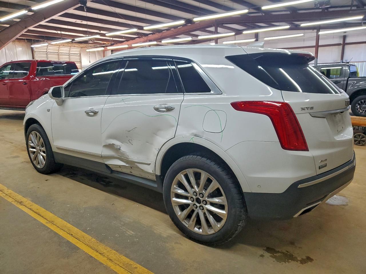 Cadillac XT5 Platinum Image 5