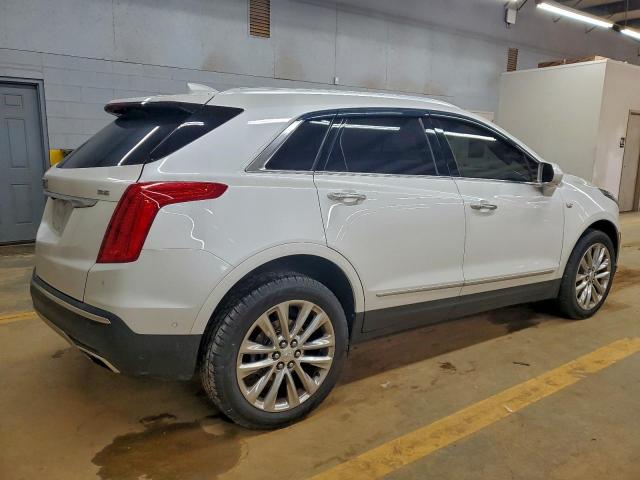 Cadillac XT5 Platinum Image 12