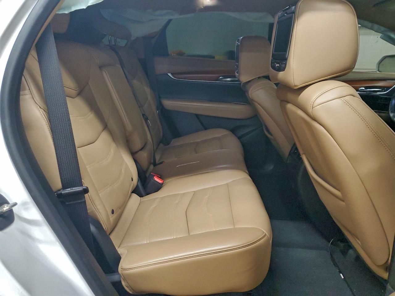 Cadillac XT5 Platinum Image 7