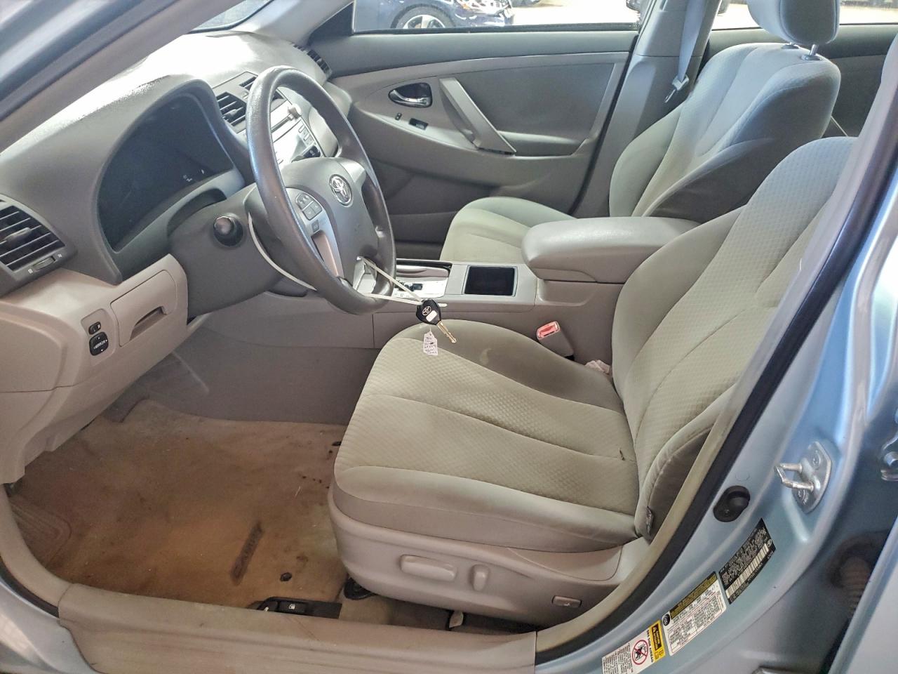 Toyota Camry Ce Image 5