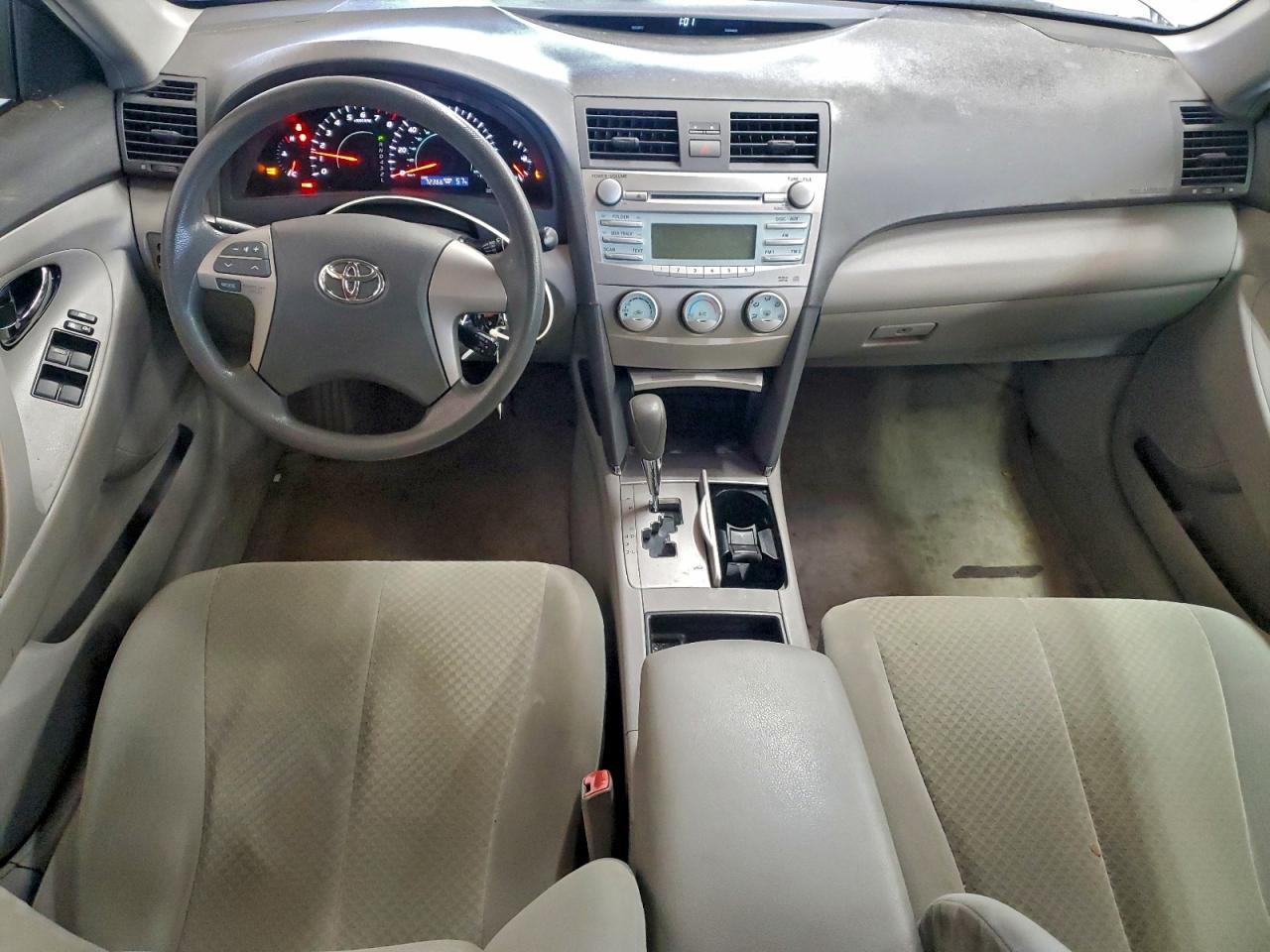 Toyota Camry Ce Image 6