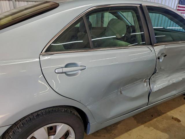 Toyota Camry Ce Image 12