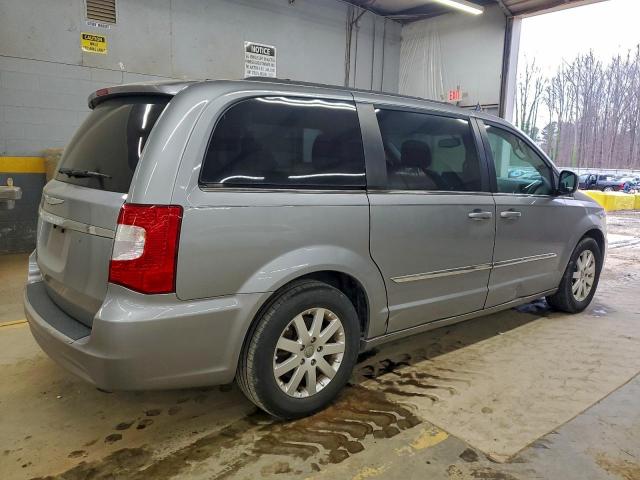 Chrysler Minivan Touring Image 3