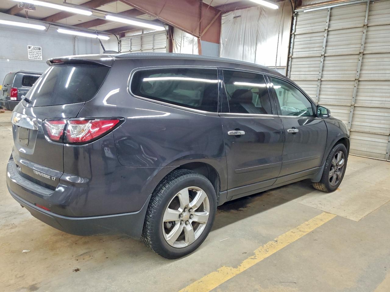 Chevrolet Traverse Lt Image 2