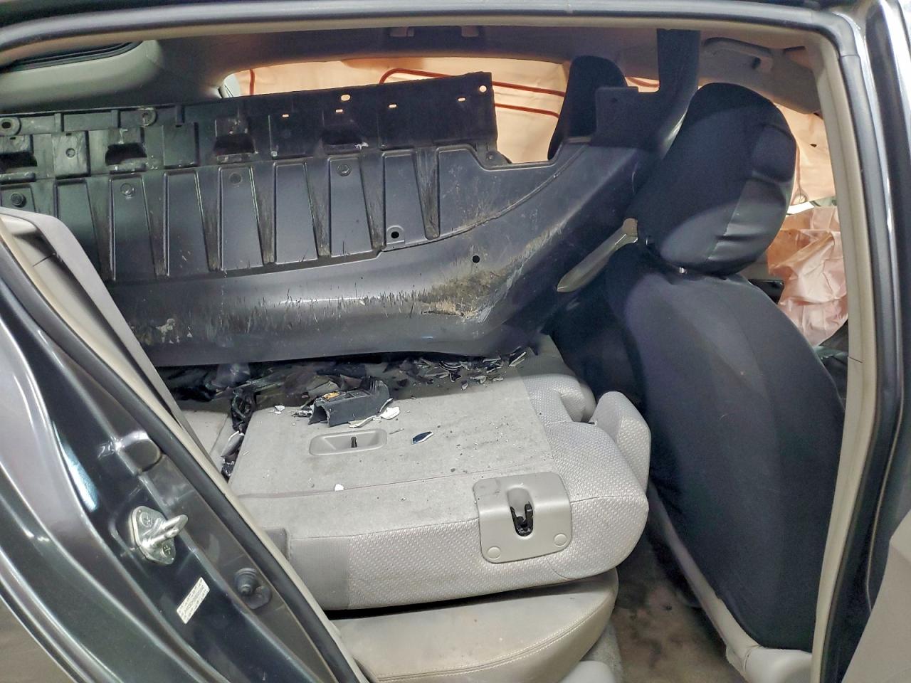 Honda Insight Image 11