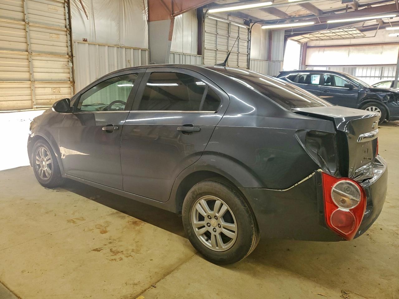 Chevrolet Sonic Lt Image 3