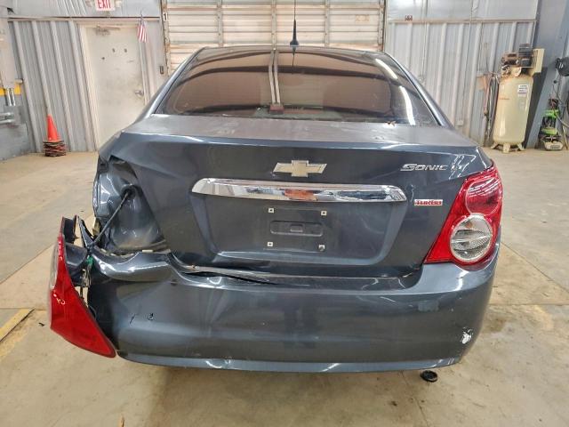 Chevrolet Sonic Lt Image 8