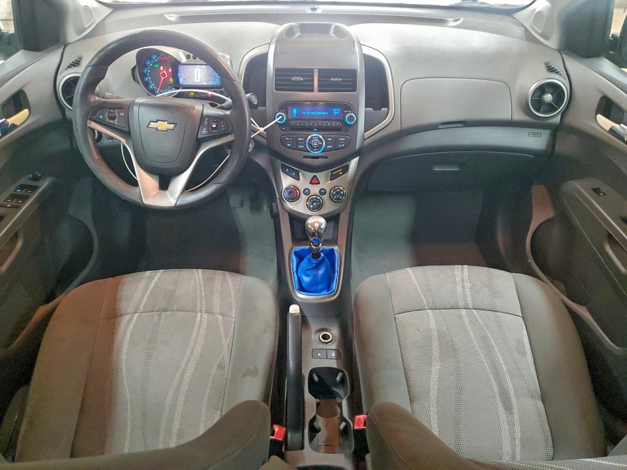 Chevrolet Sonic Lt Image 5