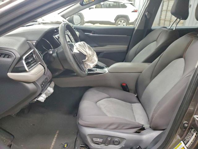 Toyota Camry L Image 6