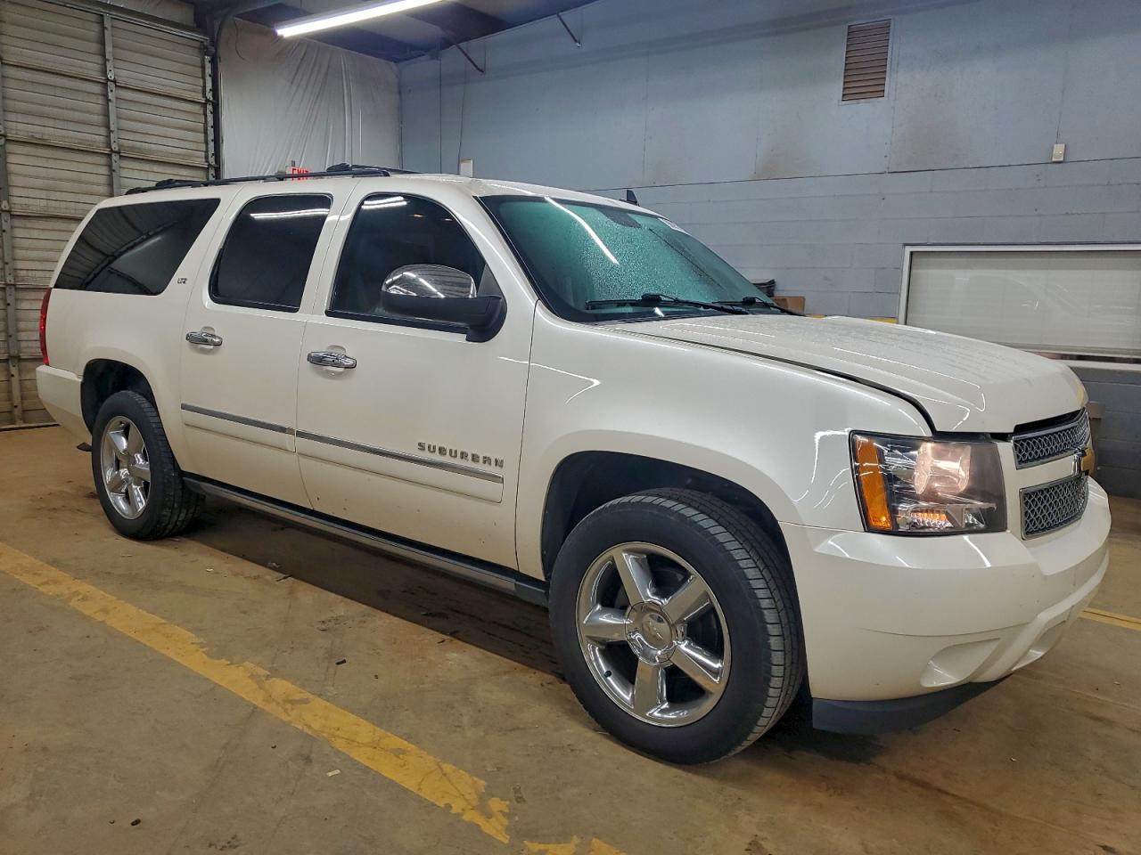 Chevrolet Suburban K1500 Ltz Image 12