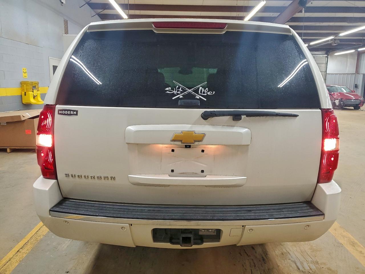 Chevrolet Suburban K1500 Ltz Image 7