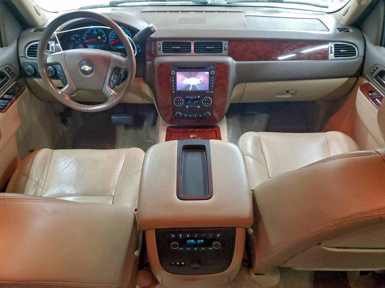 Chevrolet Suburban K1500 Ltz Image 10